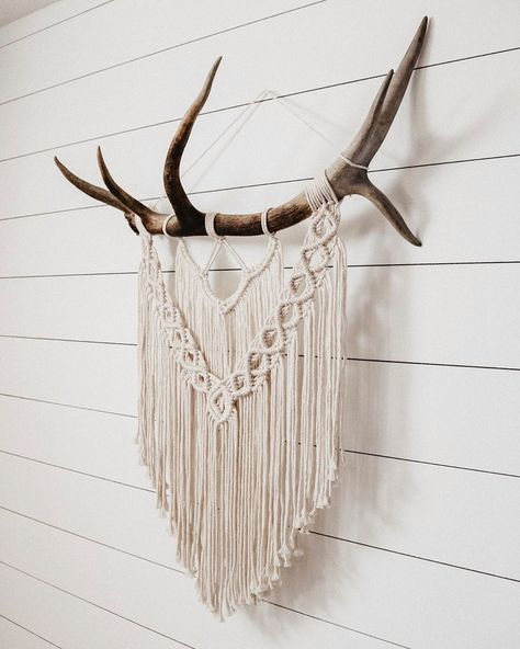 Elk Antler Macrame Wall Hangings, Macrame Antler Diy, Deer Shed Macrame, Elk Antler Macrame, Elk Macrame, Farm Macrame, Deer Antler Macrame Wall Hanging, Antlers Macrame, Macrame On Antlers