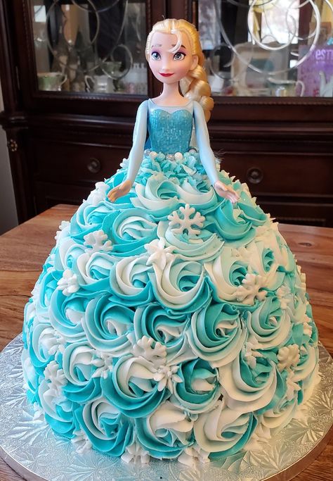 Frozen Dress Cake, Elsa Barbie Doll Cake, Elsa Cake Diy, Elsa Doll Birthday Cake, Elsa Doll Cake Ideas, Elsa Princess Cake, Elsa Frozen Birthday Cake, Elsa Cakes Birthday, Frozen 4th Birthday Cake