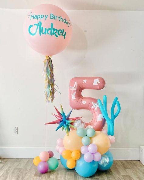 Birthday Balloon Tower, 5 Balloon Bouquet, Balloon Stack, Sibling Birthday Parties, Elsa Birthday Party, Balloon Arrangement, For Instagram Post, Balloons Decor, Balloon Tower