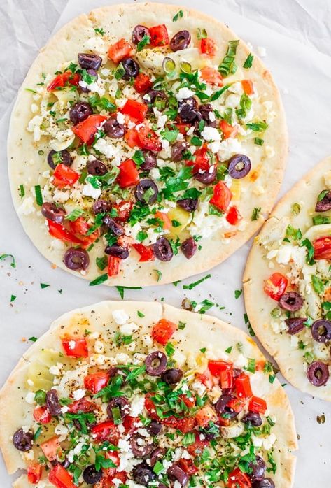 Greek Recipes, Essen, Greek Flatbread, Flatbread Pizzas, Pita Recipes, Jo Cooks, Flatbread Recipes, Summer Lunch, Think Food