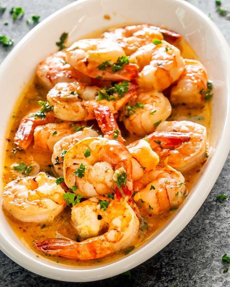 This succulent Garlic Butter Shrimp is perfect as an appetizer or as a full meal! It's also quick and easy to make and ready in 20 minutes. #shrimp #recipe #garlicbuttershrimp Garlic Butter Sauteed Shrimp, Prawn Garlic Butter, Collosal Shrimp Recipes, Recipes For Cooked Shrimp, Jumbo Prawns Recipes, Large Shrimp Recipes, Garlic Butter Shrimp Recipes, Food With Shrimp, Shrimp Food Recipes