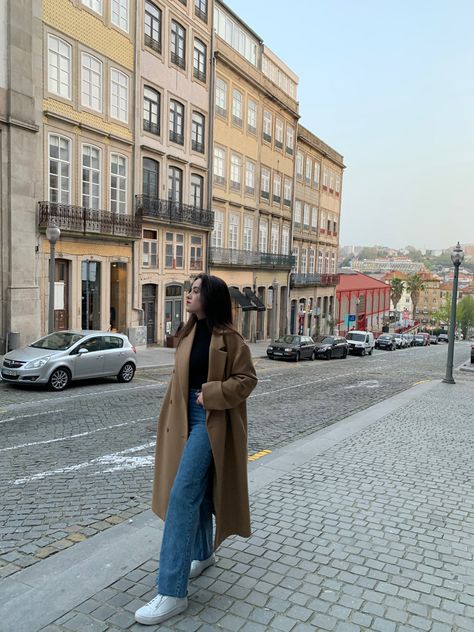 Porto Winter Outfit, Porto Outfits Winter, Winter Portugal Outfit, Lisbon Winter Outfit, Lisbon Portugal Outfit Winter, Portugal Winter Outfit, Portugal Style Outfits, Portugal Instagram Pictures, Portugal Outfits Winter