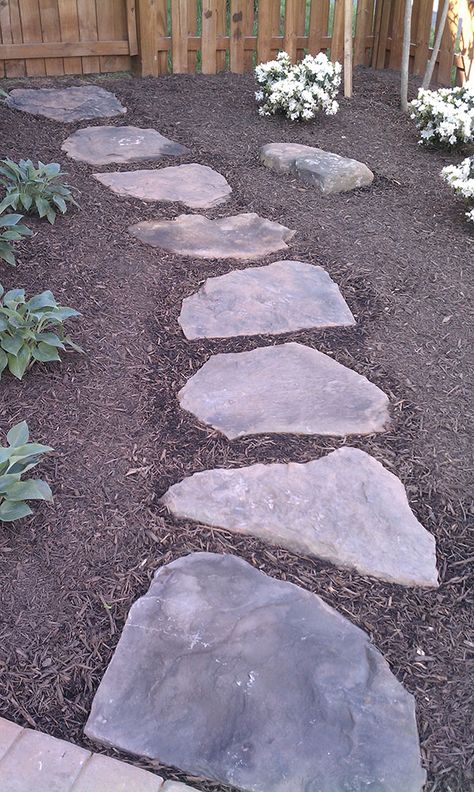 Step Stone Pathway Ideas, Backyard Landscaping Stepping Stones, Flagstone Path With Ground Cover, Flower Bed Stepping Stones, Stepping Stone Pavers Walkways, Stepping Stones Pathway In Mulch, Gravel And Stepping Stone Pathway, Step Stone Pathway, Irregular Stepping Stone Path