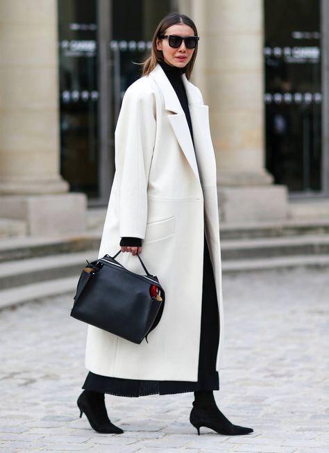 Winter Office Wear: How to Dress When It's Too Cold | Who What Wear UK White Coat Outfit, Winter Office Wear, Chic Closet, White Winter Coat, Winter Mode Outfits, Winter Office, Office Wear Women, Cheap Womens Clothing, White Coat