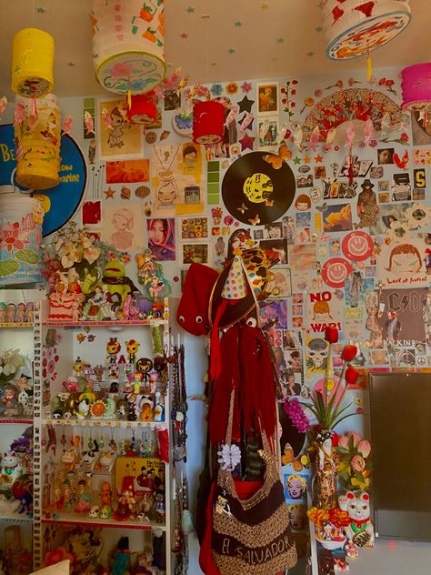 Dreamy Room Maximalist, Maximalist Trinkets, Colorful Cluttercore, Hoarder Aesthetic, Maximalism House, Clutter Aesthetic, Maximalist Room Tour, Room Ideas Maximalist, Juminocore Room Decor