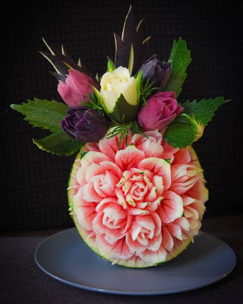 Fancy Fruit Cyprus on Instagram: “Watermelon carving with bouquet of potatoes and courgettes🍉🍉 . . . . . . . . . . . . . . . .#watermeloncarving #fruitcarving…” Carving Fruit Ideas, Watermelon Carving Ideas, Fruits Carving, Watermelon Carving, Catering Ideas Food, Catering Ideas, Market Ideas, Watermelon Fruit, Ideas Food