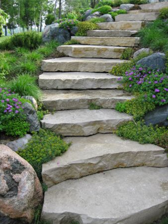 31+ Creative Garden Step and Stair Ideas To Enhance Your Landscaping Patio Steps, Stone Steps, Garden Stairs, Outdoor Steps, Waterfalls Backyard, Garden Walkway, Garden Steps, Outdoor Stairs, Patio Plants