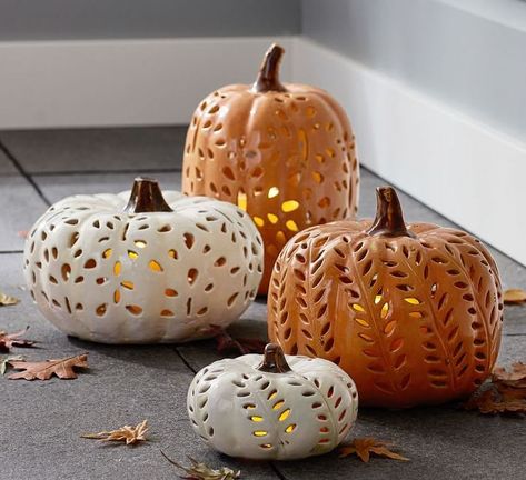 Beautiful DIY Lit Centerpiece for Autumn Pottery Barn Fall, Pumpkin Pottery, Pumpkin Guts, Dekorasi Halloween, Pumpkin Candle Holder, Carving Pumpkins, Labu Halloween, Ceramic Pumpkin, Chic Halloween