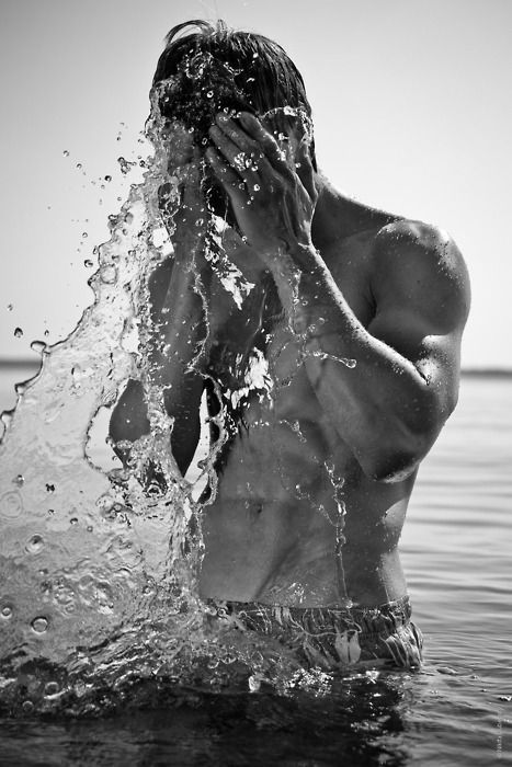 He said I was perfection , and I blushed in My heart ...... Beach Fotography, Beach Tumblr, Beach Drawing, Beach Illustration, Shotting Photo, Beach Night, Men Photoshoot, Beach Friends, Beach Photography Poses