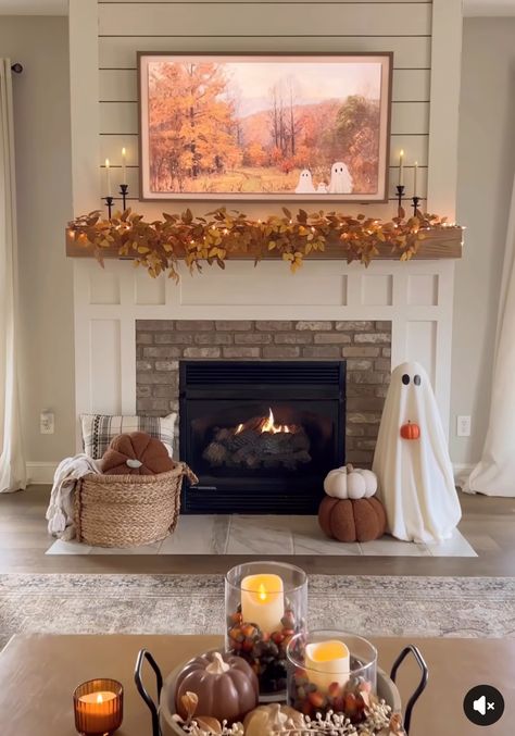 Fall Fireplace Decor With Tv, Fall Decor Tv Stand, Fall Fireplace Decor, Halloween Fireplace, Fall Mantle Decor, Fall Fireplace, Easy Fall Decor, Fall Decor Inspiration, Fall Deco