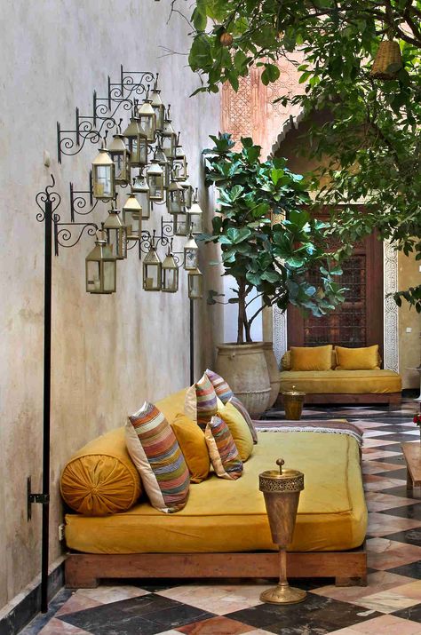 Moroccan Outdoor Patio, Moroccan Outdoor Decor, Marrakech Interior Design, El Fenn, Moroccan Interior Design, Design Marocain, Victorian Renovation, Stone Paint, Rustic Cafe