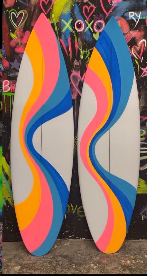 Paint A Surfboard, Finger Surfboard Ideas, Painting Surfboards Diy, Painted Surfboard Ideas Diy, Retro Surfboard Design, Diy Surfboard Decor Cardboard, Surfboard Art Design Simple, Surf Board Painting Ideas, Surf Board Designs Surfboard Art