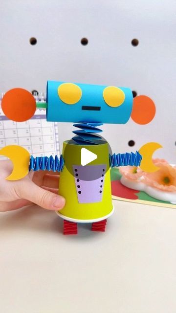 Robot Recycled Materials, Toy From Recycled Materials, Robot Arts And Crafts, 3d Robot Project, Robotics Activities For Kids, Easy Inventions For Kids, Recycled Projects For Kids, How To Make A Robot, Paper Robot Craft