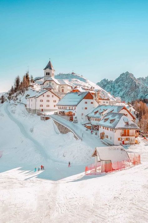 Northern Italy, Capri Italia, Italy Winter, Snow Flakes, Winter Vibes, Winter Magic, Winter Scenery, Winter Pictures, Beautiful Places In The World