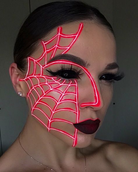 Neon Spider🕸💯🕷🔥 #queenofneon1 🔥 💯 🕸 #31DaysOfHalloween  Lashes La Chona @queenvlashesss • • Neon shadow @myomakeup • White liquid liner… Neon Makeup Ideas, Makeup Ideas Halloween, Neon Face Paint, Holloween Makeup, Creepy Halloween Makeup, 25mm Lashes, Cute Halloween Makeup, Halloween Makeup Pretty, Neon Makeup