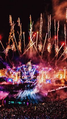 Tomorrowland Music Festival, Pink Retro Wallpaper, Music Festival Aesthetic, Tomorrowland Festival, Future Festival, Edm Music Festivals, Tomorrow Land, Festival Aesthetic, Electronic Music Festival