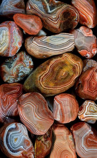 Agates Nature Patterns, Lake Superior Agates, Natural Patterns, Pretty Rocks, Beautiful Rocks, Crystal Magic, Mineral Stone, Rocks And Gems, Minerals And Gemstones