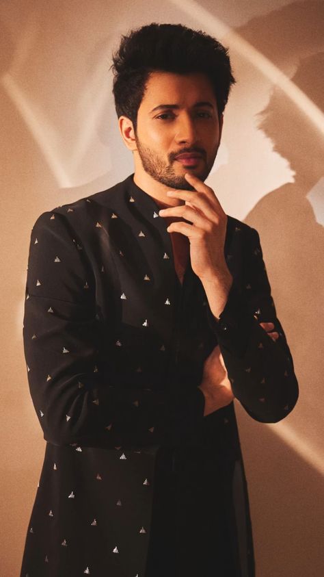 Poses With Kurta, Traditional Poses Men, Ethnic Wear Poses, Sudheer Babu, Kurta Ideas, Traditional Poses, Rohit Saraf, Photoshoot Reference, Mens Traditional Wear