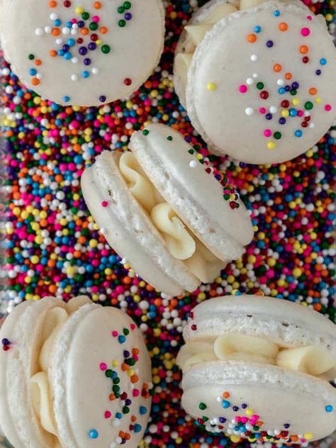 Birthday Cake Macarons, Cake Macarons, Italian Buttercream, American Buttercream, Macaroon Cookies, Spring Baking, Macaron Flavors, French Macaron, Buttercream Recipe