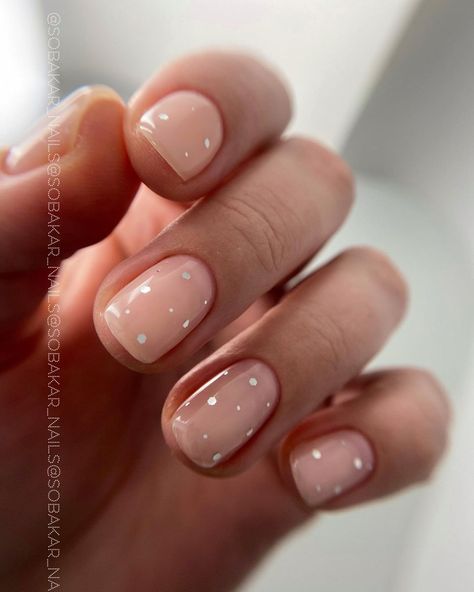 Wedding Nails For Bride Winter, Courthouse Wedding Nails, Nail Bridesmaid, Hen Party Nails Brides, Hen Do Nails Ideas, Nails For Every Outfit, Simple Wedding Guest Nails, Hen Party Nails, Hen Nails