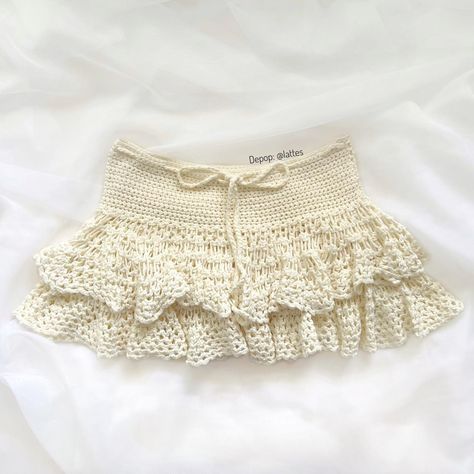 Crochet Summer Fashion, Crochet Clothes Skirt, How To Crochet A Skirt, Crochet Pleated Skirt, Crochet Ruffle Skirt, Mini Skirt Crochet, White Crochet Skirt, Skirts Crochet, Crochet Lace Skirt