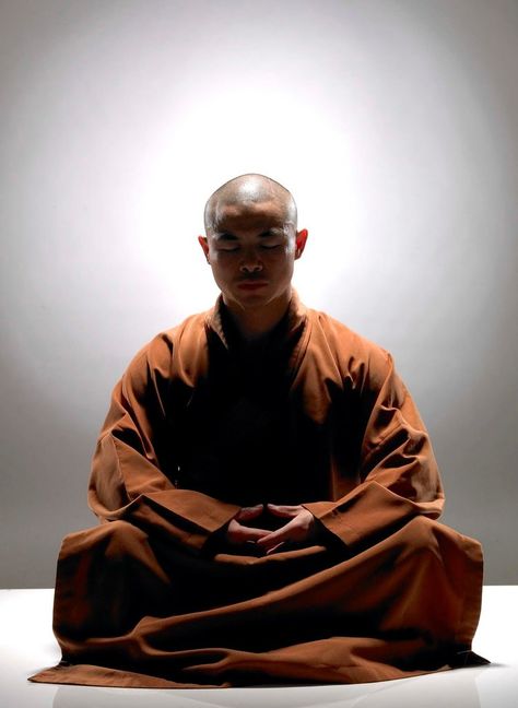 Monk Meditation, Shaolin Monks, Shaolin Kung Fu, Meditation Poses, Zen Meditation, Meditation Benefits, Buddhist Monk, Breath In Breath Out, Meditation Practices