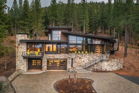 Winter Luxury House, Lake Modern House, Forest Modern House Exterior, Home Built Into Hillside, Camp Design Architecture, Mountain Modern Exterior Architecture, Modern Mountain Home Exterior Architecture, Cabin Modern Exterior, Mountain Modern Home Plans