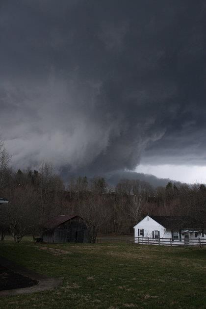 West liberty, Ky March 2012 tornado Storm Clouds, Storm Approaching, Stormy Skies, Storm Chasing, Matka Natura, Wild Weather, Stormy Weather, Natural Phenomena, A Storm