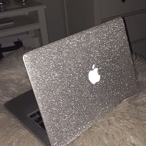 Mac Book Cover, Imac Laptop, Macbook Pro Apple, Laptop Ideas, Apple Laptop Macbook, Macbook Accessories, Mac Book, Macbook Laptop, Macbook Skin