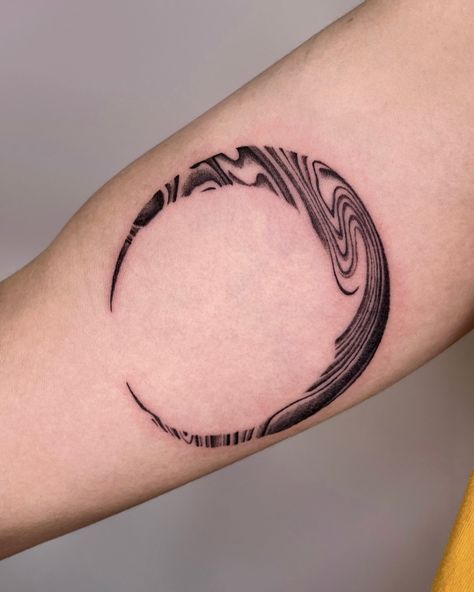 moon black work tattoo 타투 블랙워크 Abstract Moon Tattoo, Black Moon Tattoo, Black Work Tattoo, Work Tattoo, Moon Black, Human Canvas, Traditional Tattoos, Creative Stuff, Black Moon