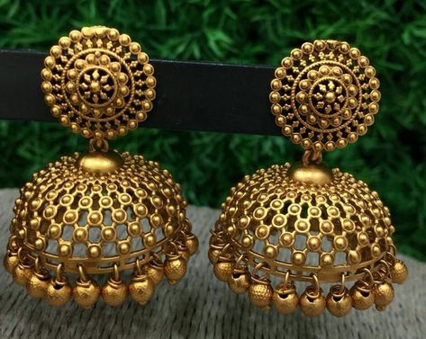 Mini Temple, Golden Jhumka, Beautiful Gold Earrings, Jhumka Design, Indian Jewelry Gold, Temple Earrings, Kerala Jewellery, Jewelry Gold Earrings, Jhumka Designs