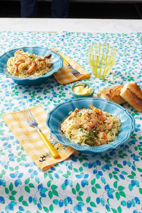 21 Best Shrimp Pasta Recipes - Seafood Pasta Recipes With Shrimp Pioneer Woman Shrimp Scampi, Pioneer Woman Shrimp, Fresh Summer Meals, Best Shrimp Pasta, Seafood Carbonara, Classic Shrimp Scampi, Easy Summer Pasta, Grilled Quesadilla, Shrimp Pesto Pasta