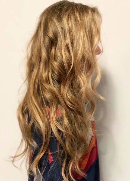 Blond Long Wavy Hair, Long Blond Wavy Haircuts, Blonde Thick Wavy Hair, Long Hair Not Styled, Long Blonde Hair With Layers Wavy, Long Wavy Fine Hair, Long Hair Aesthetic Blonde, Blond Highlights Wavy Hair, Wavy Long Blonde Hair