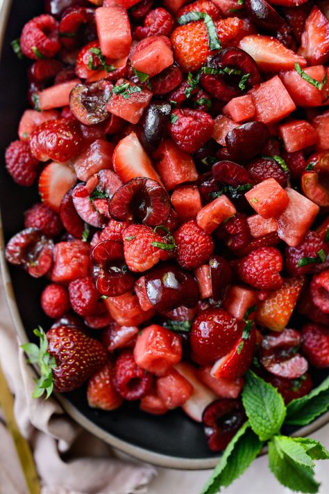 Red Fruit Salad, Pomegranate Fruit Salad, Nurse Breakfast, Cherry Fruit Salad, Cherry Dishes, Festive Fruit Salad, Spanish Salad, Spinach Salads, Christmas Fruit Salad