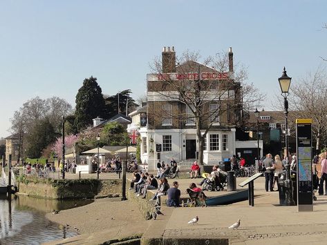 The White Cross Public House on the Thames at Richmond - panoramio - Category:Pubs in the London Borough of Richmond upon Thames - Wikimedia Commons Richmond London, Richmond Upon Thames, Old King, St Margaret, Public House, White Cross, White Crosses, The London, Wikimedia Commons