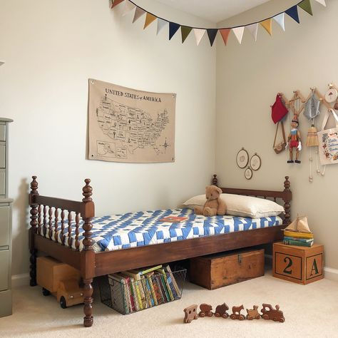 Vintage style kids room by Instagram account @carriemshaw Nevada House, Cottagecore Nursery, Organizing Toys, Vintage Kids Room, Rough Week, Kids Rooms Inspo, Big Boy Bedrooms, Laundry Cleaning, House Chores