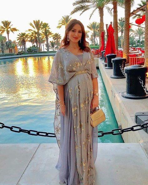 Maternity Evening Gowns, Indian Maternity, Elegant Maternity Dresses, Dress For Pregnant, Dress For Pregnant Women, Maternity Evening, Pregnant Dress, Maternity Evening Dress, Pregnancy Outfit