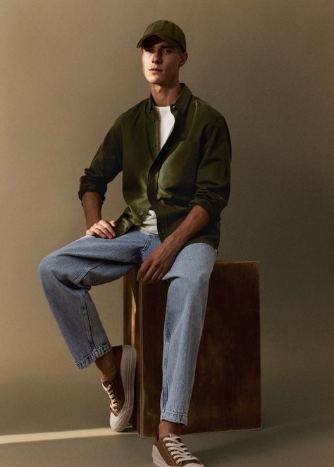 Mango Man Spring 2022 Bright Orange Style Neutrals Style Trends 2023, Mango Men, Minimal Wardrobe, Orange Style, Campaign Fashion, Mango Fashion, Mango Man, Neutral Fashion, Orange Fashion