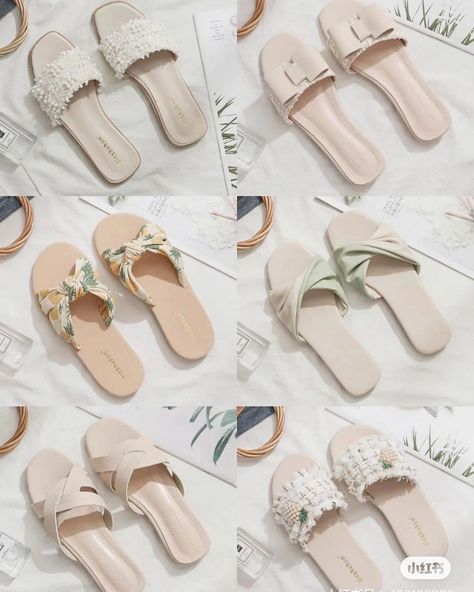 Sandal Lebaran, Stylish Shoes Heels, Art Costumes, Elegant Shoes Heels, Trendy Slippers, Fancy Sandals, Pretty Sandals, Fashion Shoes Heels, Shoes Heels Classy