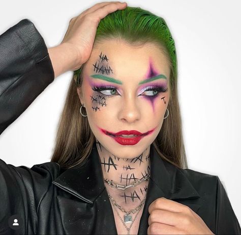 Halloween Makeup Looks Joker, Joker Female Makeup Looks, Joker Glam Makeup, Joker Cosplay Makeup, Women Joker Makeup, Womens Joker Makeup, Joker Make Up Female Easy, Joker Make Up Easy, Joker Costume Female Makeup