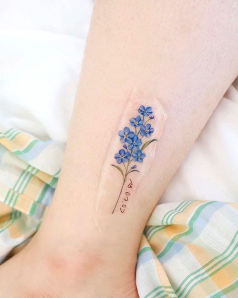 Tattooist 시소🌷 (@xiso_ink) • Instagram photos and videos Minimalist Tatoos, Amigurumi Bookmark, Blue Flower Tattoos, Flower Leg Tattoos, Forget Me Not Tattoo, Wrap Around Tattoo, Fruit Tattoo, Beautiful Flower Tattoos, Small Flower Tattoos