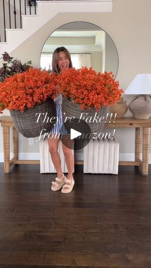 Fake Mums Front Porch, Fall Porch Decor 2024, Thanksgiving Front Porch Decor, Porch Fall Decorating Ideas, Thanksgiving Flower Arrangements, Artificial Flowers Outdoors, Easy Diy Fall Decor, Guest Quarters, Thanksgiving Flowers