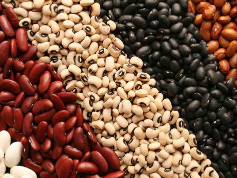 Beans are among the most nutritious and healthiest foods you can eat. This article explains everything you need to know about them. Signs Of Gluten Intolerance, فاصوليا خضراء, Beans And Legumes, Butter Bean Soup, Healthy Beans, Cooking Dried Beans, Dry Beans, How To Cook Beans, Butter Beans