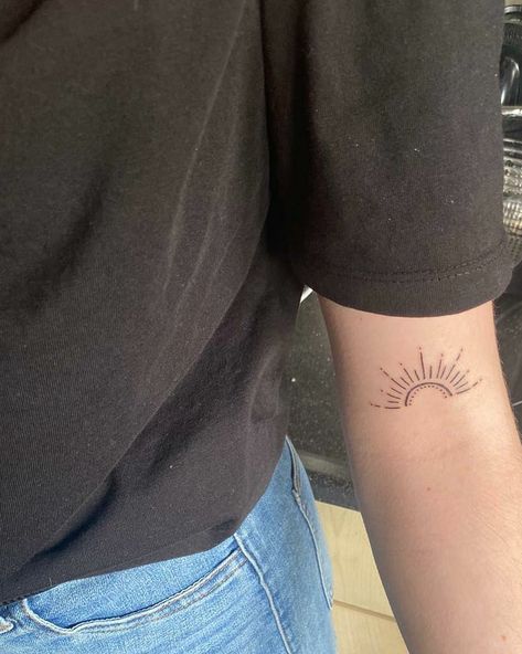 Above And Below Elbow Tattoo, Sun Tattoo Tricep, Inner Elbow Sun Tattoo, Minimalist Sunrise Tattoo Simple, Sneha Tattoo, Half Sun And Moon Tattoo, Fine Line Sunrise Tattoo, Sun Shine Tattoo, Half Sun Tattoo Simple