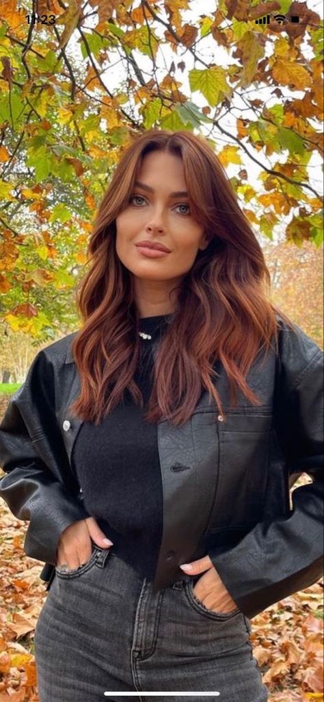 Brown Red Hair Blue Eyes, Red Brown Hair With Blue Eyes, Auburn Curtain Bangs Hair, Copper Hair Color Olive Skin, Red Brown Hair Curtain Bangs, Blue Eyes Auburn Hair, Red Tint Hair Dark, Red Undertone Balayage, Red Toned Brunette Hair