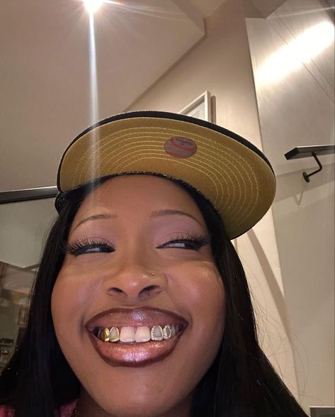 Uncle Waffles, Girl Grillz, V34 Colour Corrector, Pretty Teeth, Grillz Teeth, Colour Corrector, Whitening Teeth, Dope Jewelry Accessories, Grills Teeth