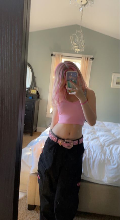 Black Cargos Pink Top, Cute Pink Streetwear Outfits, Y2k School Outfits Pink, Pink Edgy Aesthetic Outfits, Grunge Pink Aesthetic Outfits, Emo Y2k Outfits Pink, Pink Y2k Streetwear, Pink Outfits Baggy, Edgy Pink Aesthetic Outfit