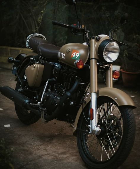 Himalayan Bike, Royal Enfield Stickers, Royal Enfield Classic 350cc, Vintage Motorcycle Photos, Two Door Jeep Wrangler, Royal Enfield Wallpapers, Royal Enfield India, Royal Enfield Accessories, Enfield Bike