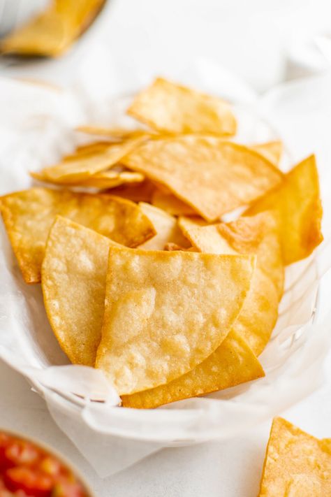 Perfectly golden and crispy, these corn tortilla chips are the perfect blank canvas for all your Mexican salsas and dishes. Made with only 3 ingredients, you'll question ever buying them again. They're extremely simple! Homemade Corn Tortilla Chips, Corn Tortilla Recipes, Fried Corn Tortillas, Homemade Corn Tortillas, How To Make Tortillas, Homemade Tortilla Chips, Corn Tortilla Chips, Corn Tortilla, 3 Ingredient Recipes