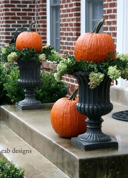 Autumn Curb Appeal, 2023 Decorations, Porche Halloween, Fall Pots, Fall Front Porch Ideas, January Baby, Fall Mums, Fall Containers, Pumpkin Topiary